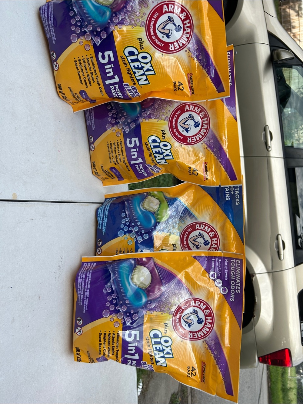 Arm & Hammer OxiClean 5-in-1 Laundry Detergent Pods - bundle